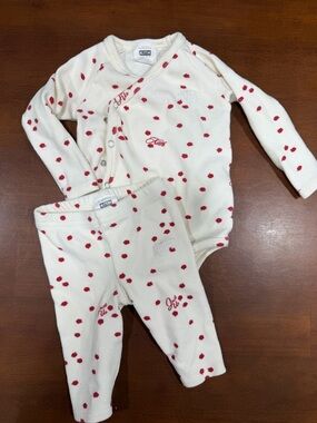 Kith Cream Waffle Knit Baby Set with Red apple Print